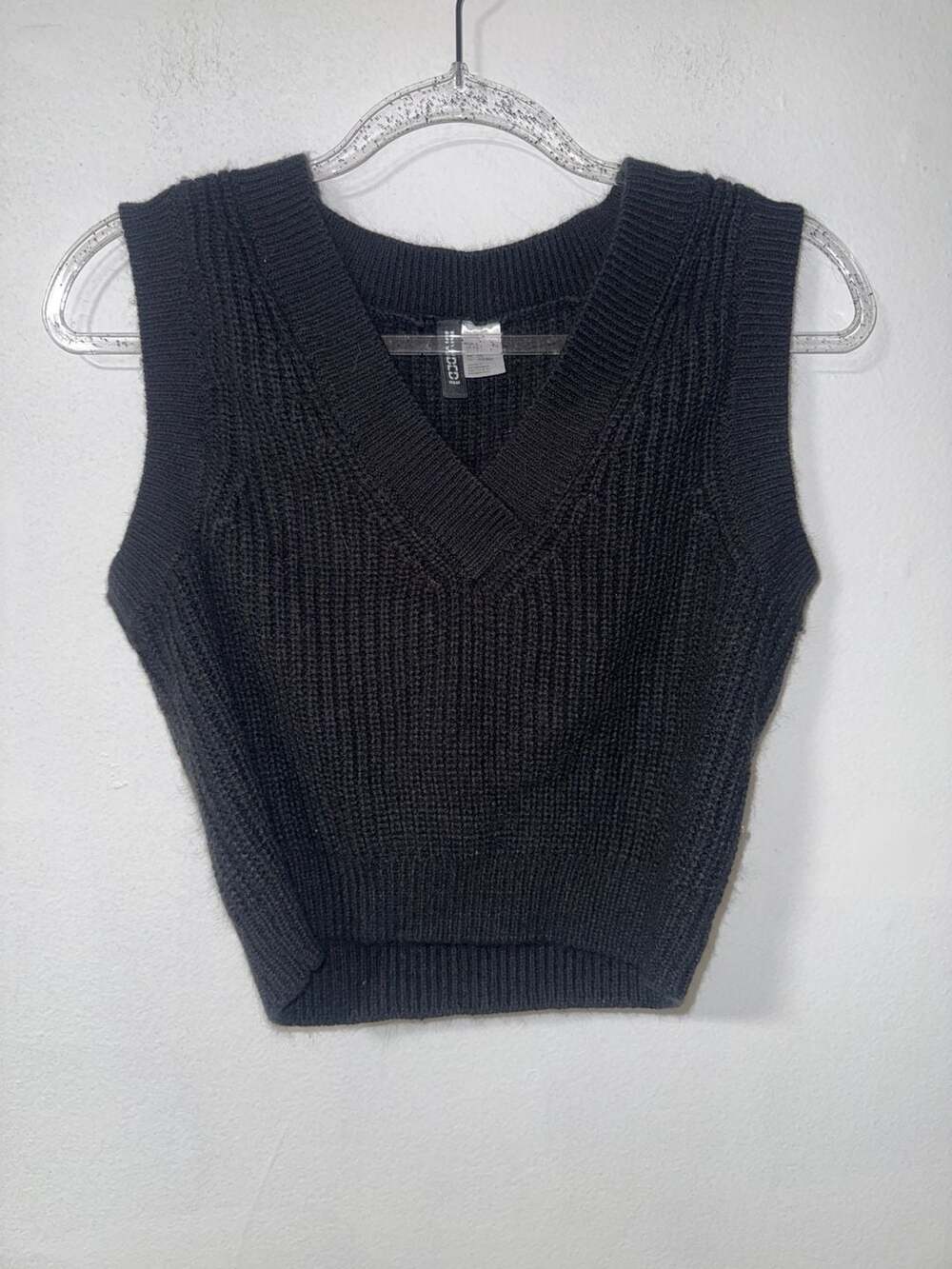 H&M Divided Black V-Neck Knit Cropped Sweater Vest Size S